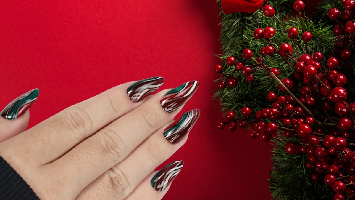 5 Holiday Nail Looks from Paris Lash Academy
