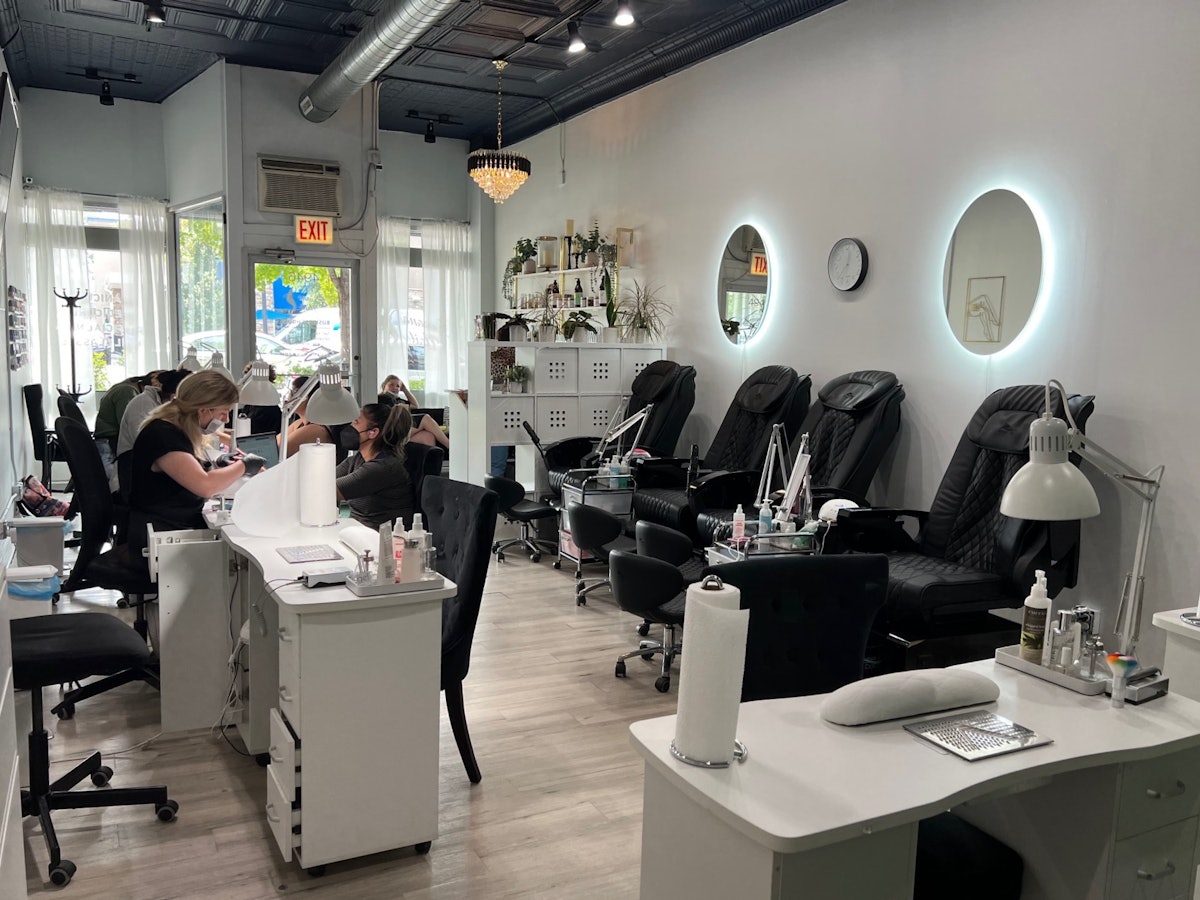 New Multilingual Nail School Launching in Chicago
